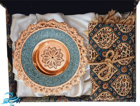 ست هدیه بشقاب فیروزه کوبی و رومیزی قلمکاری