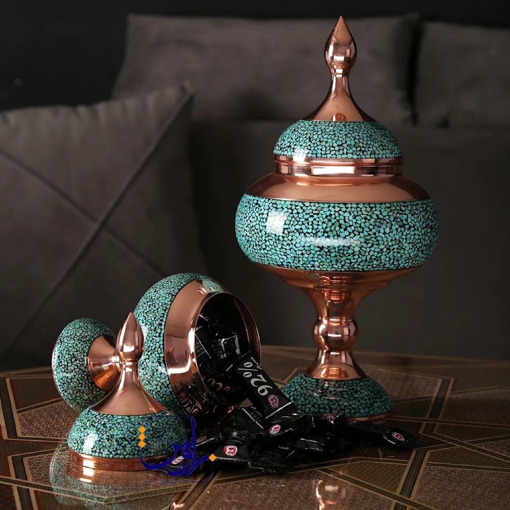 شکلات خوری میانه فیروزه کوب