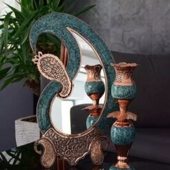 آینه بته جغه فیروزه کوبی نیشابور مسی 30 سانتی قلم زنی شده و لب شبکه ای و ملیله کاری شده