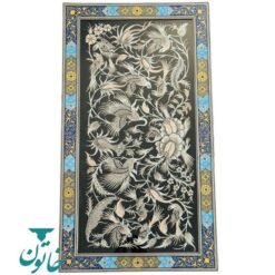 “تابلوی دست‌ساز قلمزنی با قاب خاتم‌کاری و تذهیب، ابعاد 50×90”