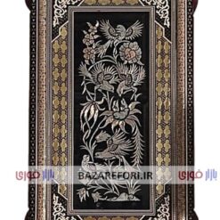 تابلو مسی قلم زنی سبک مُشَبَک طرح گل و مرغ با قاب خاتم صلیبی مخصوص موزه و دکوراسیون در ابعاد 50*20 کد 27 برند قلمستان فروشگاه قلمستان – بازار فوری